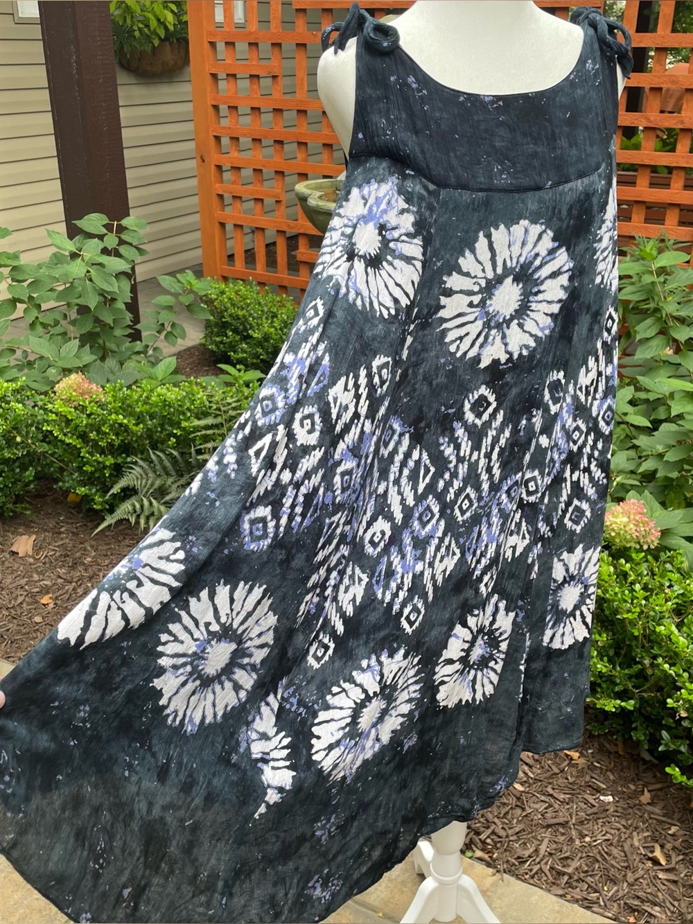 FREE PEOPLE Darjeeling Tie-Dye Swing Dress Black White Blue Like New Festival M - Picture 3 of 16